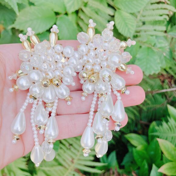 VTG Dangle Earrings Mid Century Gold Tone Faux Pearl AB Clip On 1960s - Picture 5 of 11